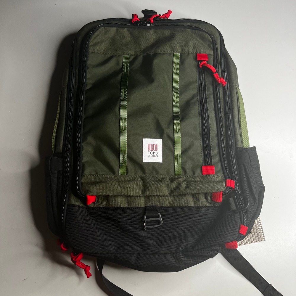 Topo Designs Travel Bag 30L Olive Black Nylon Backpack Laptop Sleeve Hiking